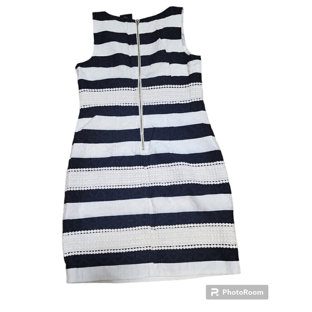 Just Taylor Just TaylorClassic and Timeless Black and lvory Striped V-Neck 4 - Picture 4 of 12
